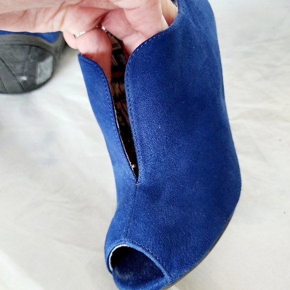 Christian Siriano Blue Suede High Heel Mule Open Toe Slip On Women's 5.5 EUC - Picture 9 of 12